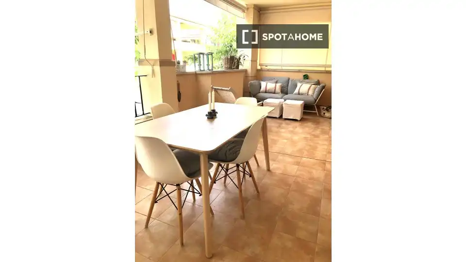 Room in S'Estanyol