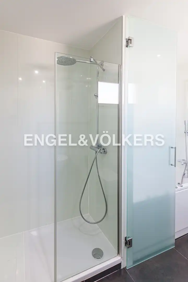 Baño de Ático de alquiler en Pozuelo de Alarcón con Calefacción, Jardín privado y Terraza
