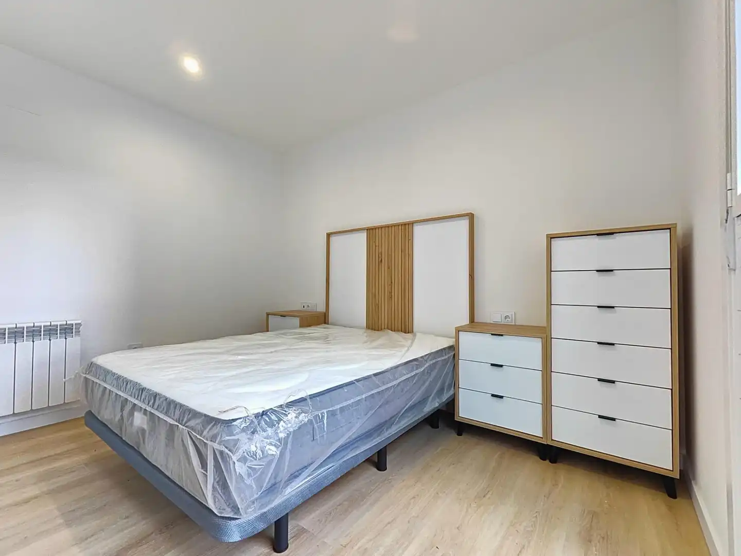 Bedroom of Flat for rent in Pontevedra Capital   with Heating, Storage room and Furnished