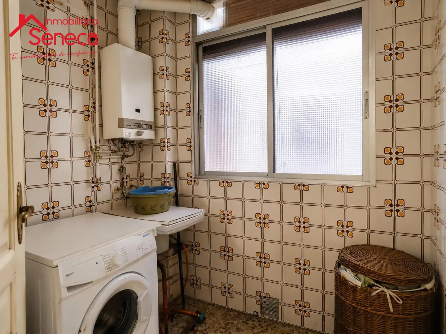 Bathroom of Flat for sale in Córdoba  with Air Conditioner