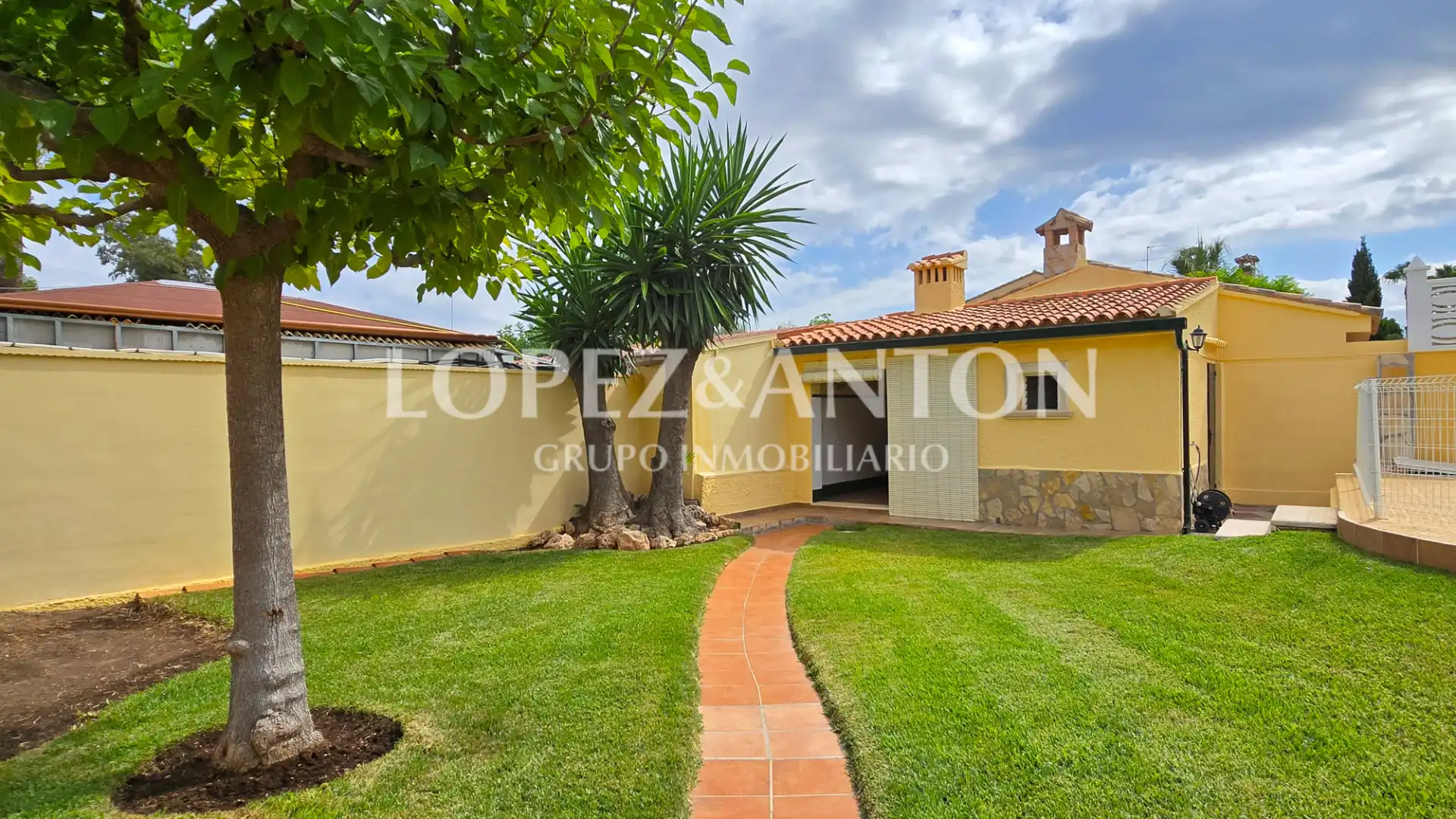 Garden of Houses for sale in L'Eliana  with Air Conditioner, Private garden and Terrace
