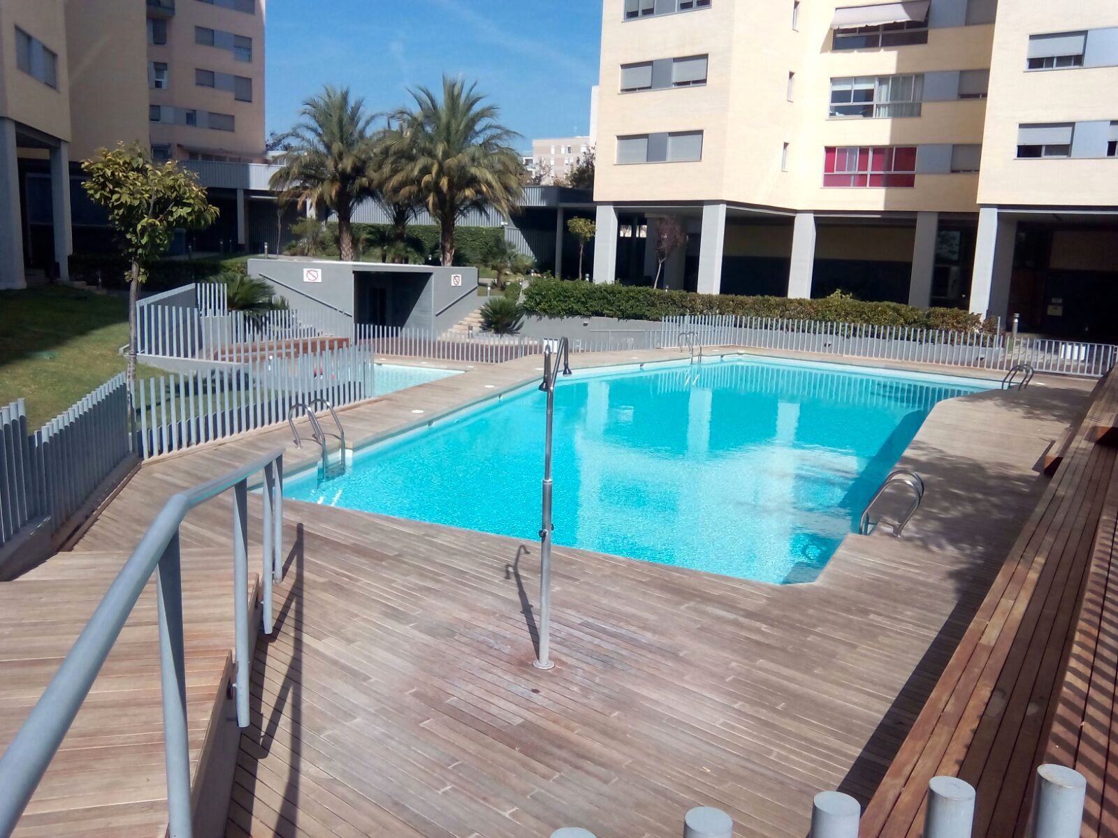 Piscina de Apartament de lloguer en  Valencia Capital amb Aire condicionat, Calefacció i Parquet