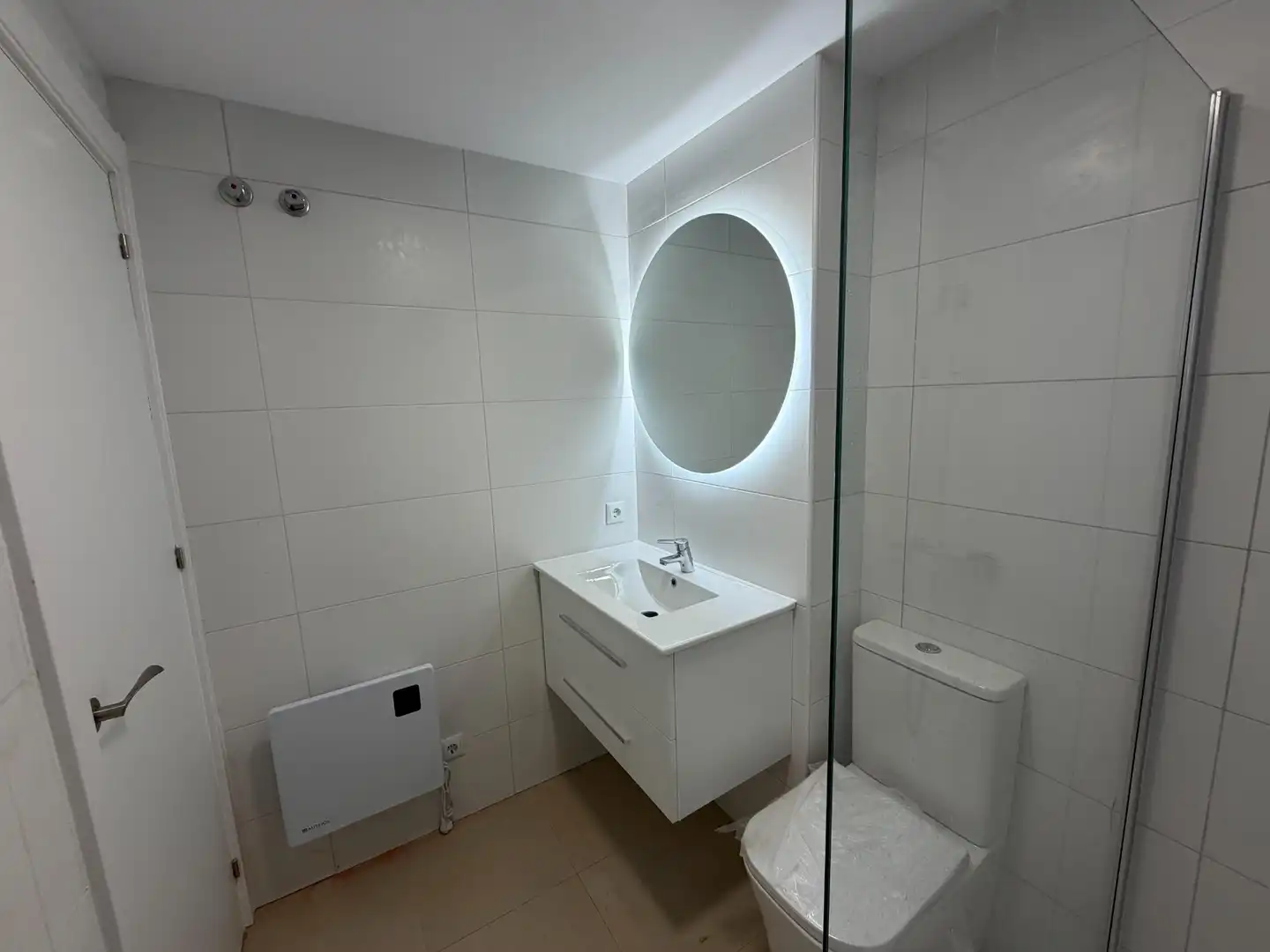 Badezimmer von Wohnung zum Verkauf in Salt