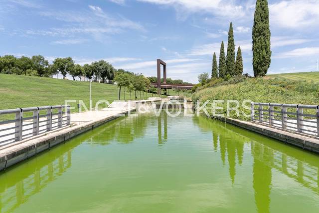 Piso en Venta en Calle Catamarán en Alameda de Osuna