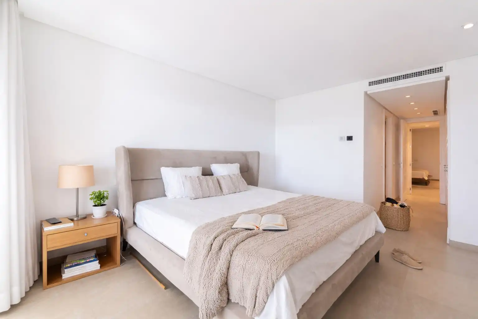 Bedroom of Flat for sale in Estepona  with Air Conditioner, Terrace and Storage room