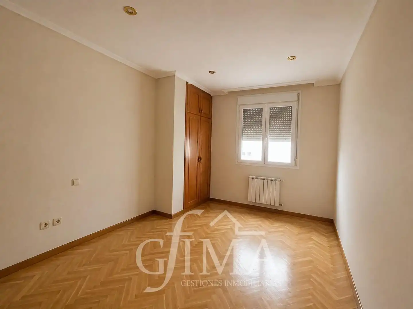 Bedroom of Flat for sale in Tomelloso  with Air Conditioner, Heating and Parquet flooring