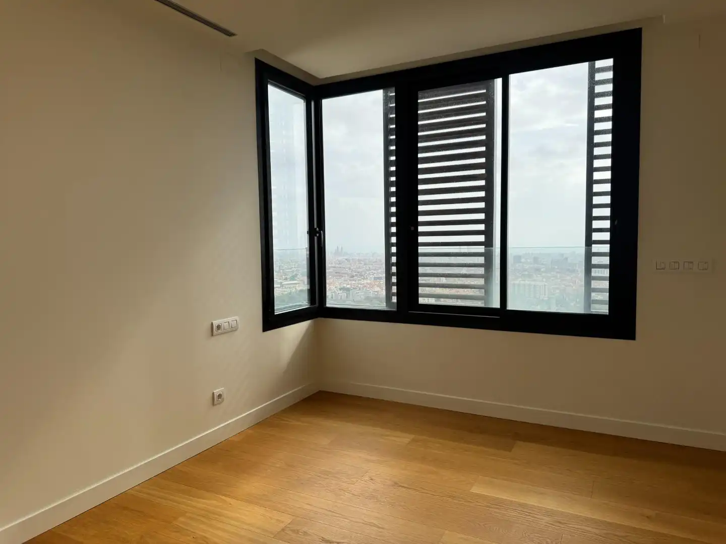 Habitación de Casa o chalet en venta en Barcelona con Aire acondicionado, Calefacción y Jardín privado