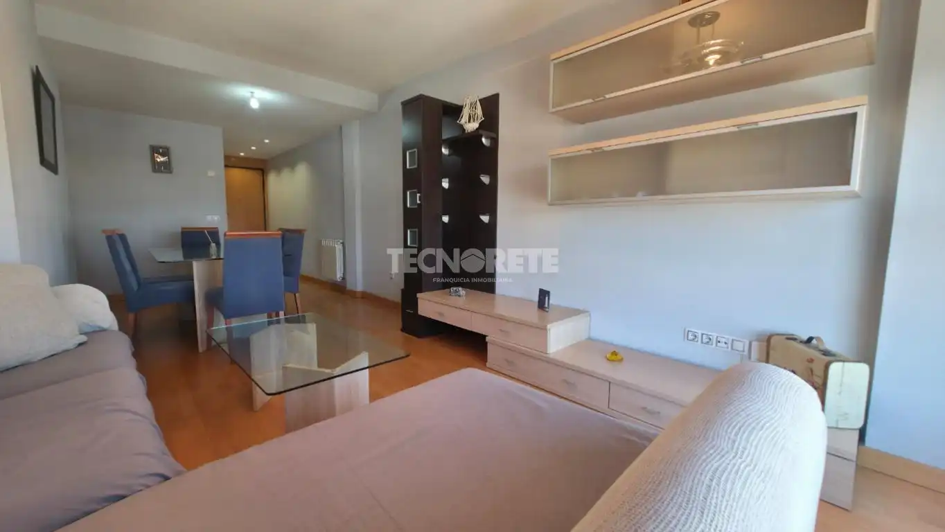 Sala de estar de Piso en venta en Guadalajara con Parquet y Piscina comunitaria