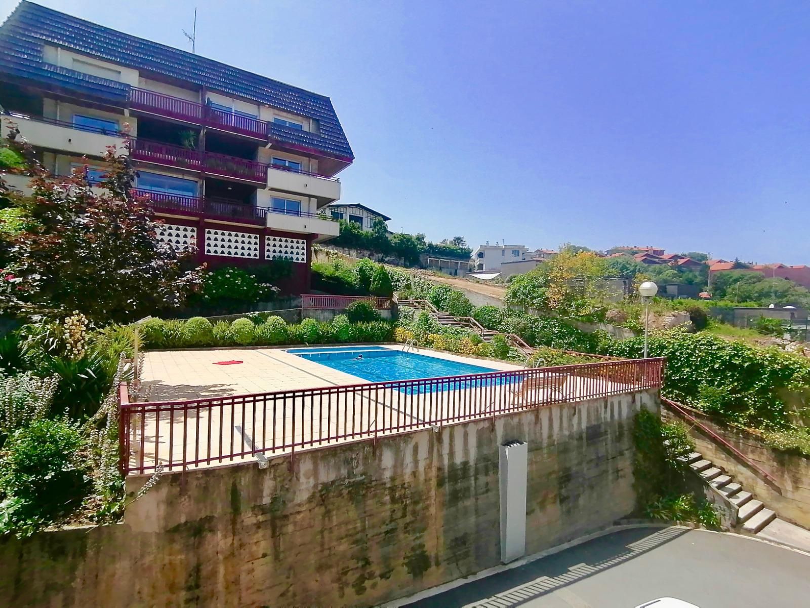 Swimming pool of Flat to rent in Donostia - San Sebastián   with Air Conditioner, Heating and Parquet flooring