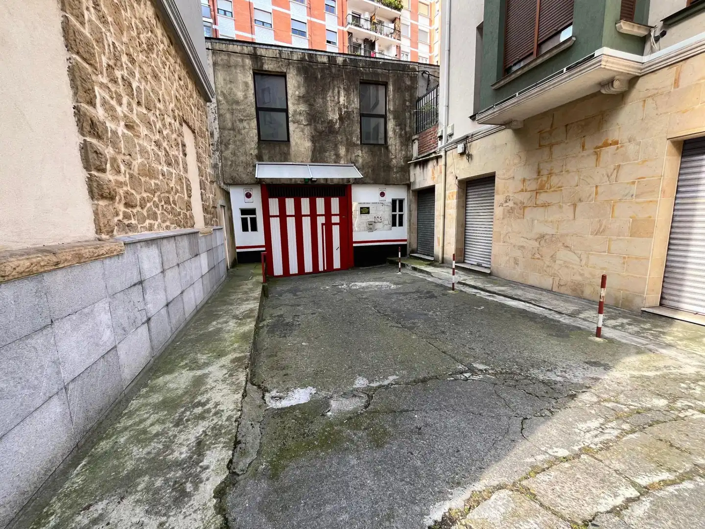 Parkplatz von Garage zum Verkauf in Basauri 