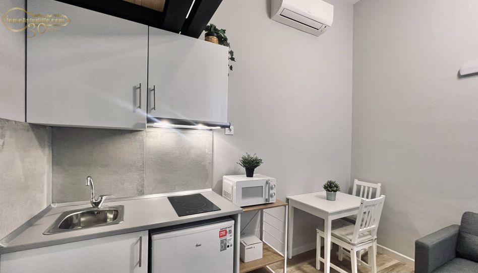 Estudio de alquiler en Centro - Imagen 2