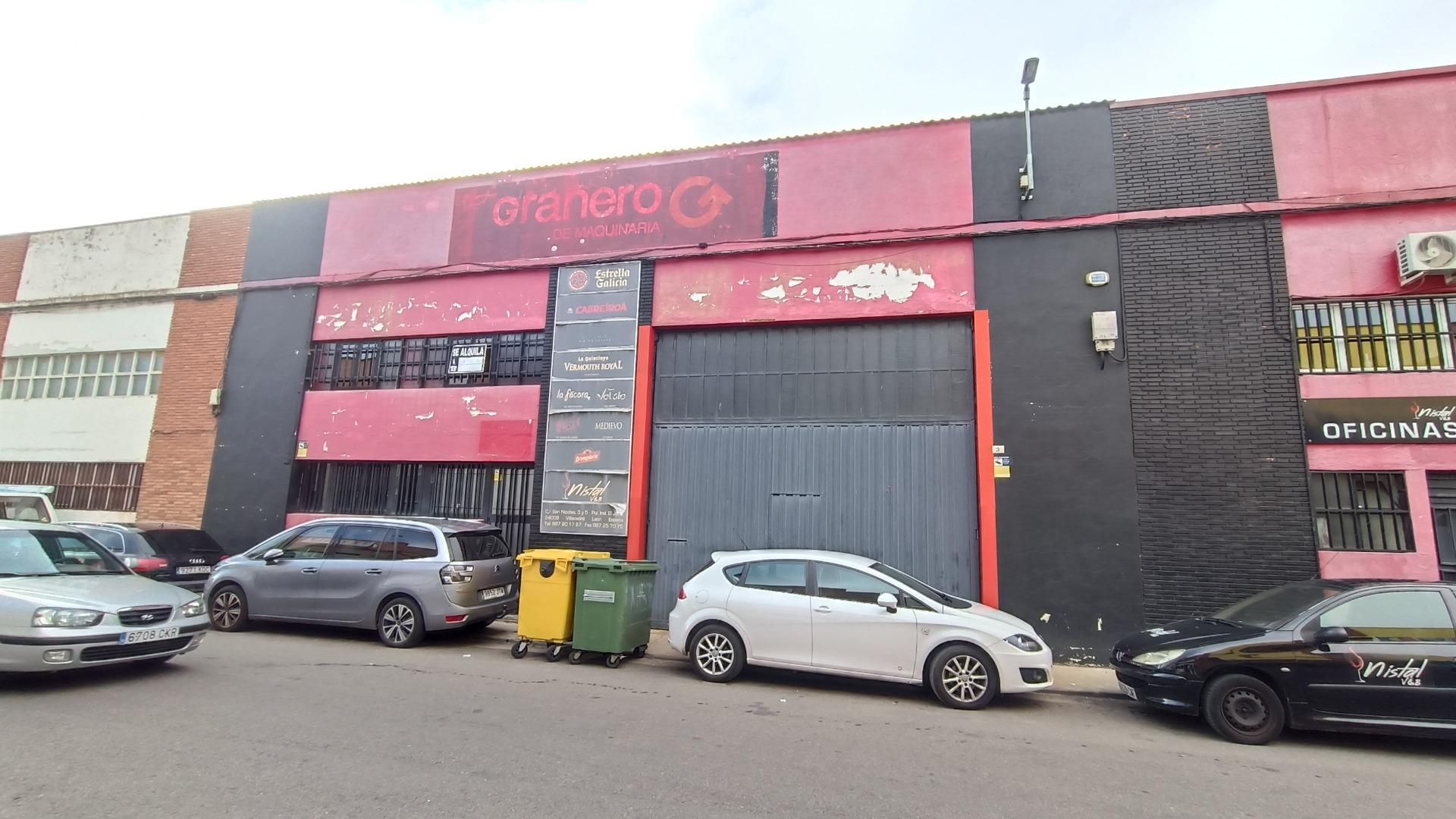 Exterior view of Industrial buildings for sale in Santovenia de la Valdoncina