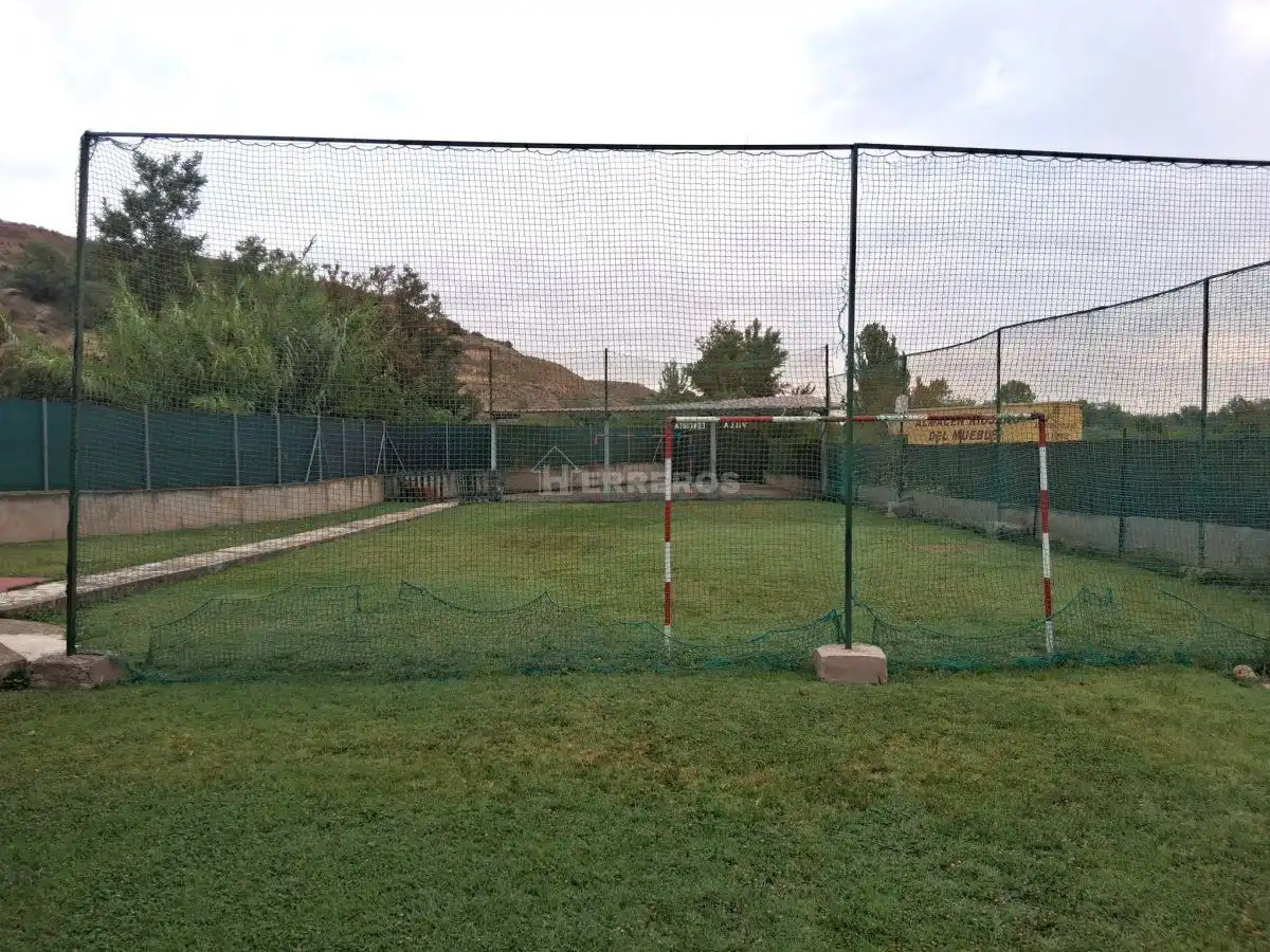 Jardí de Casa o xalet en venda en Ribafrecha amb Calefacció, Traster i Piscina