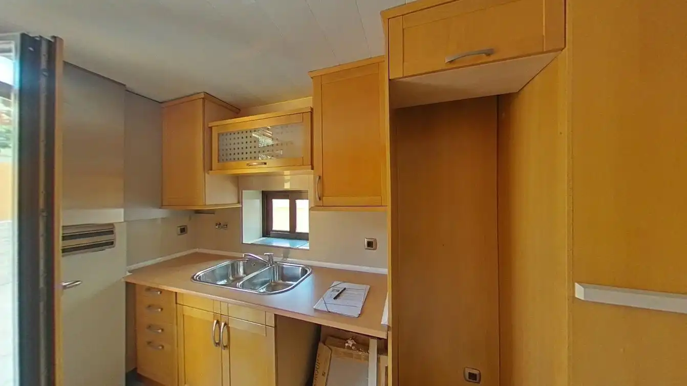 Cocina de Dúplex en venta en Cerdanyola del Vallès con Calefacción y Terraza