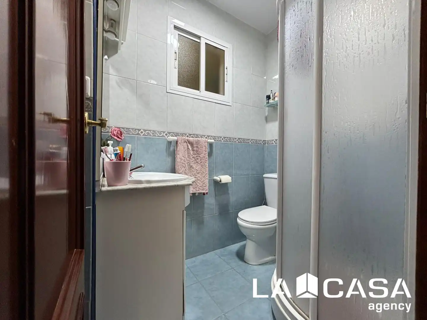 Badezimmer von Haus oder Chalet zum Verkauf in Dos Hermanas mit Balkon