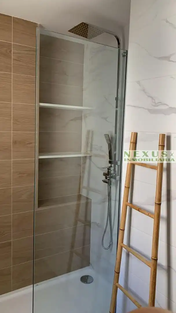 Badezimmer von Dachboden zur Miete in Cáceres mit Klimaanlage, Heizung und Möbliert