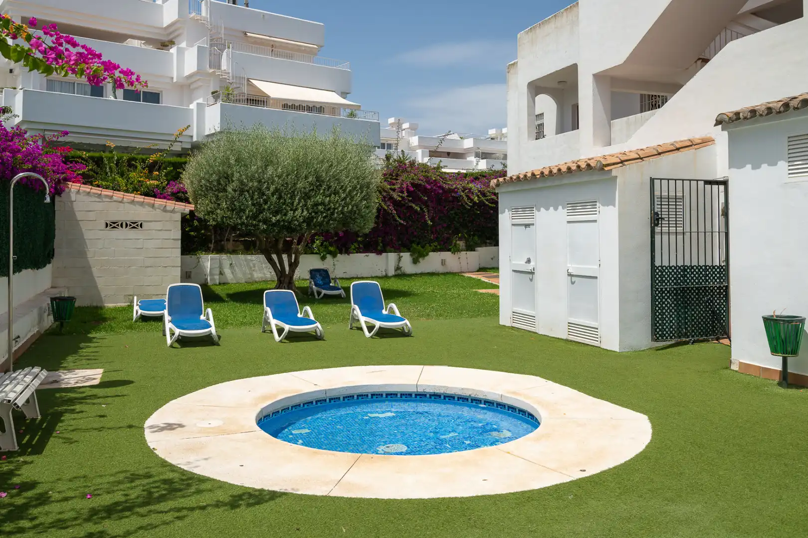 Schwimmbecken von Dachboden zum Verkauf in Estepona mit Klimaanlage, Heizung und Terrasse