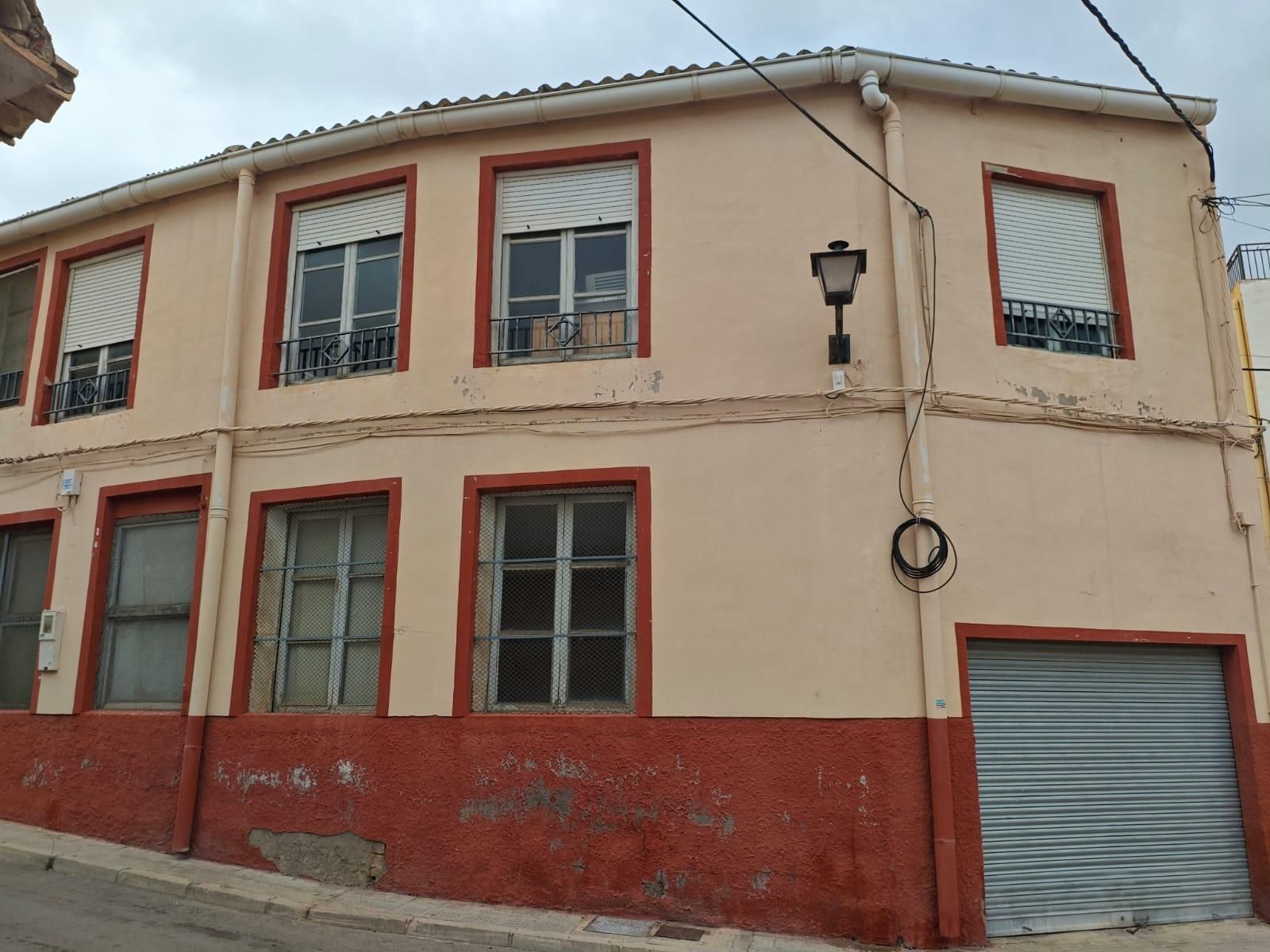 Vista exterior de Edifici en venda en Petrer