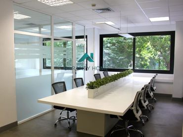 Office space with lift to rent in Casco Antiguo
