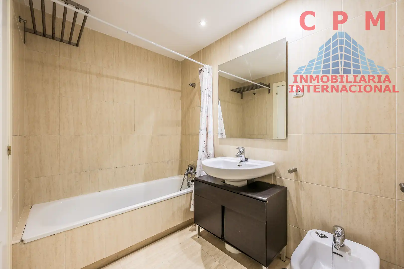 Badezimmer von Wohnung zur Miete in Fuencarral - El Pardo