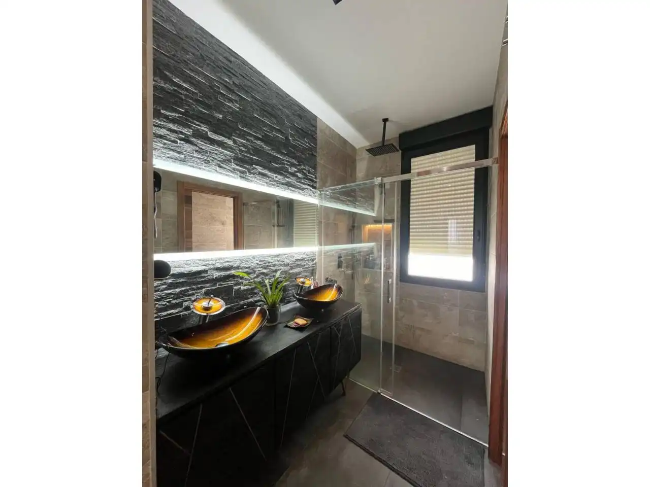 Bathroom of Flat for sale in Guadalajara  with Air Conditioner, Heating and Storage room
