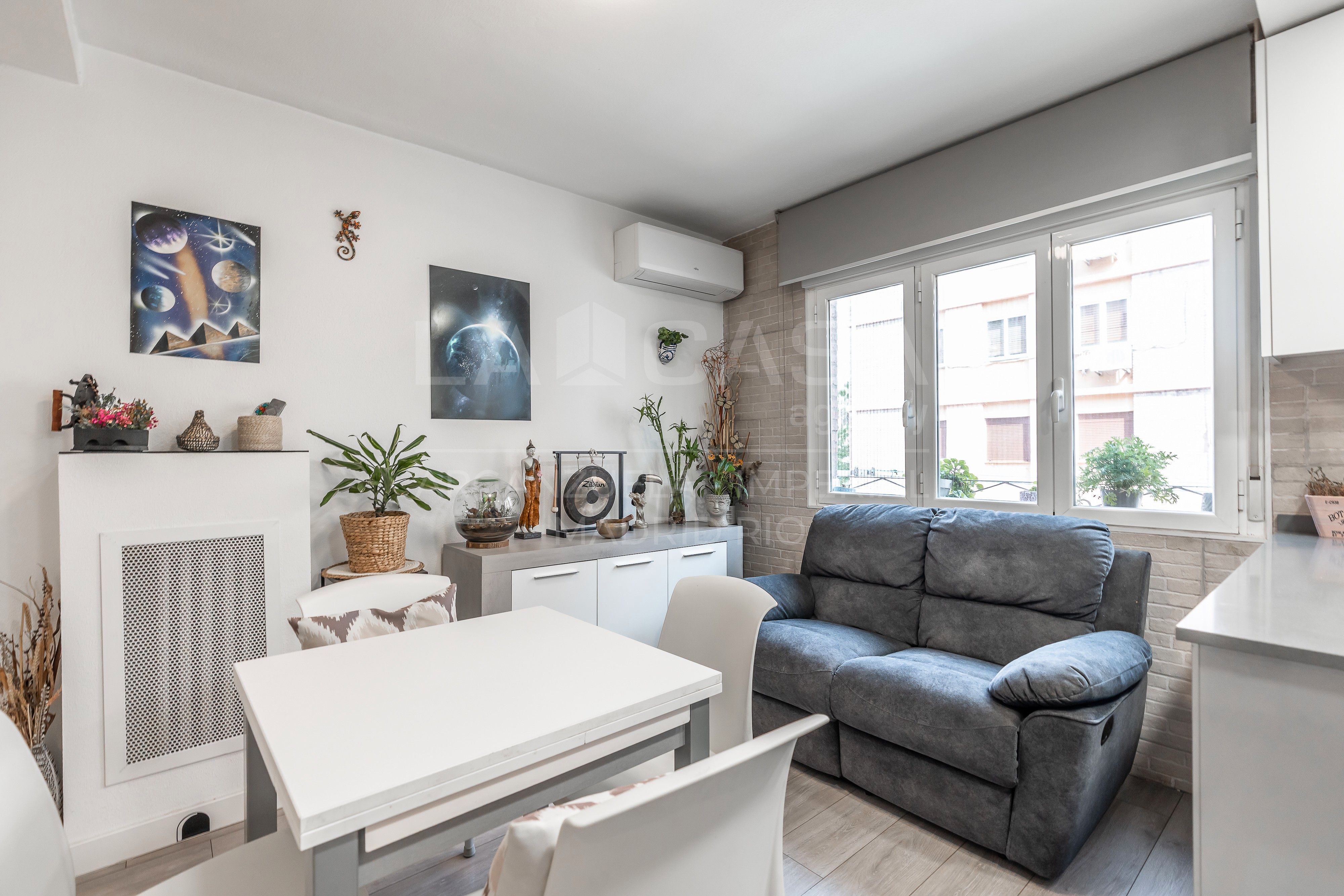 Living room of Flat for sale in  Madrid Capital  with Heating and Storage room