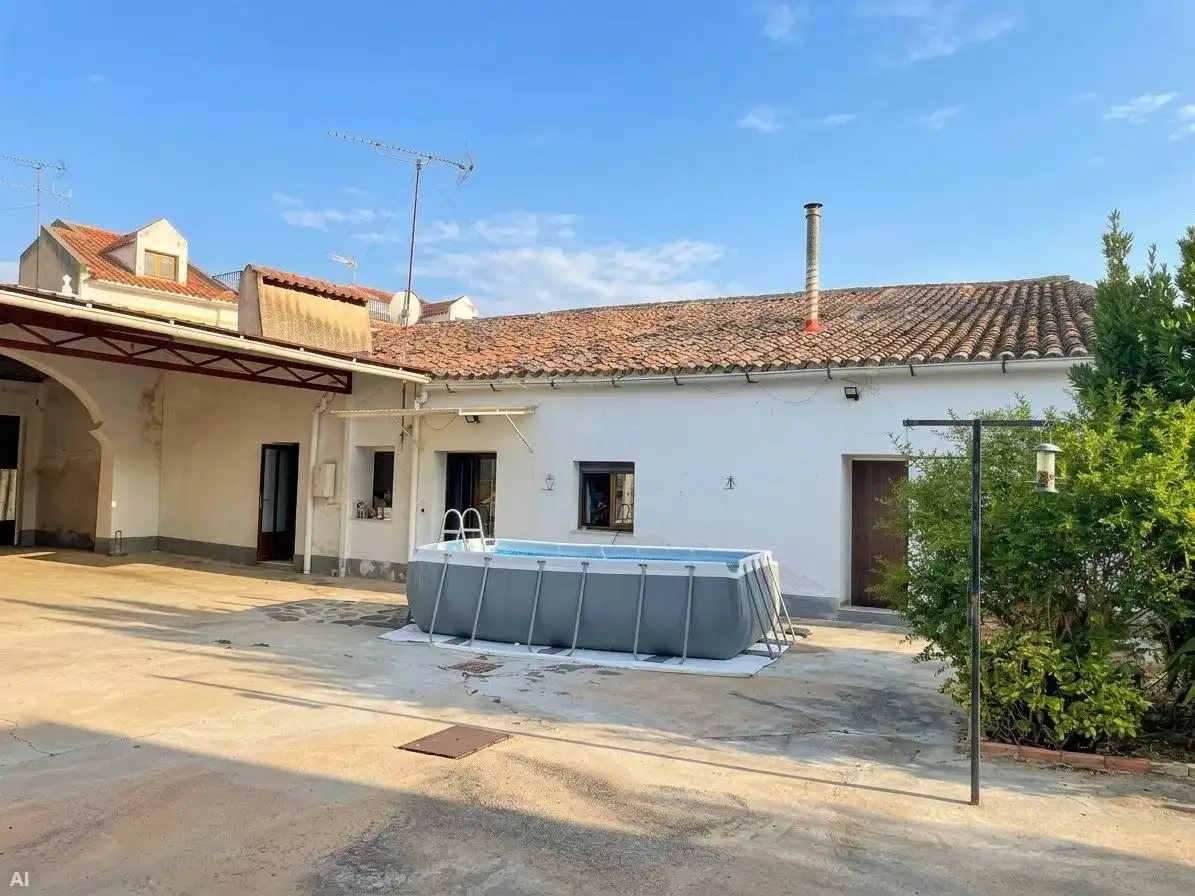 Außenansicht von Gebäude zum Verkauf in Arroyo de San Serván, Badajoz