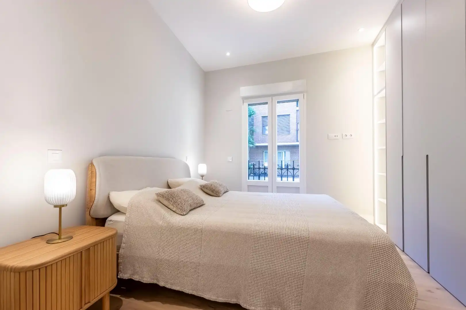 Habitación de Apartamento de alquiler en Madrid con Aire acondicionado, Calefacción y Amueblado