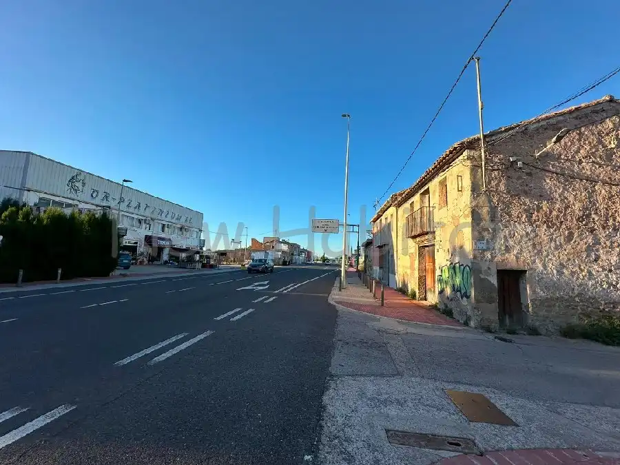 Casa aparellada en venda a Carrer Camí Real, imagen 8