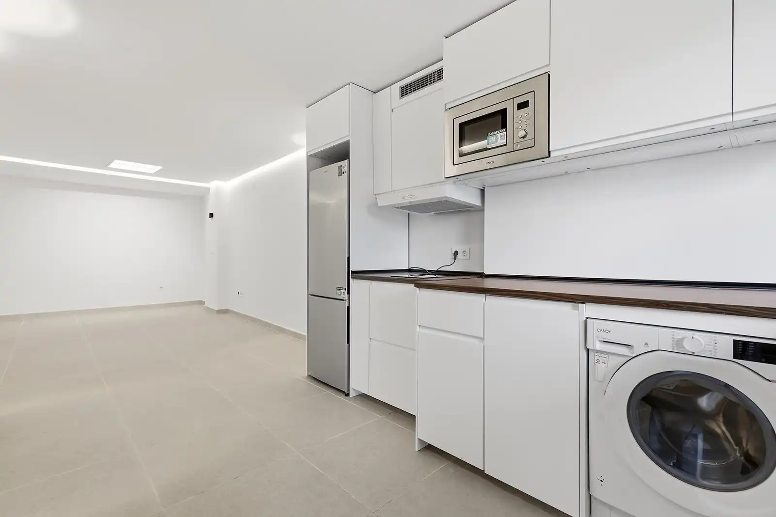 Cocina de Estudio en venta en Marbella con Calefacción y Piscina comunitaria