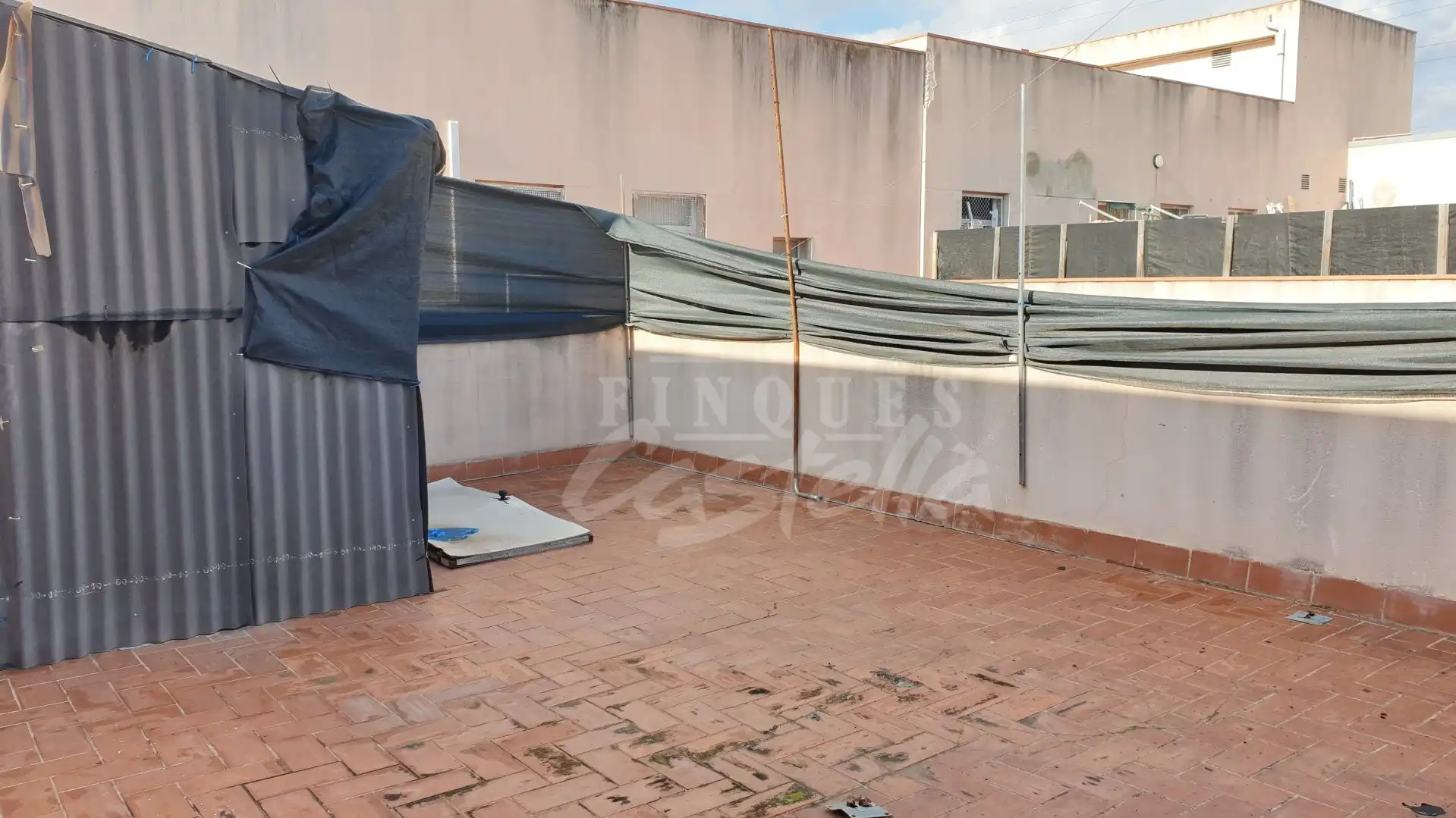 Terrassa de Nau industrial en venda en Mataró