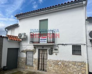 Exterior view of House or chalet for sale in Peraleda de la Mata