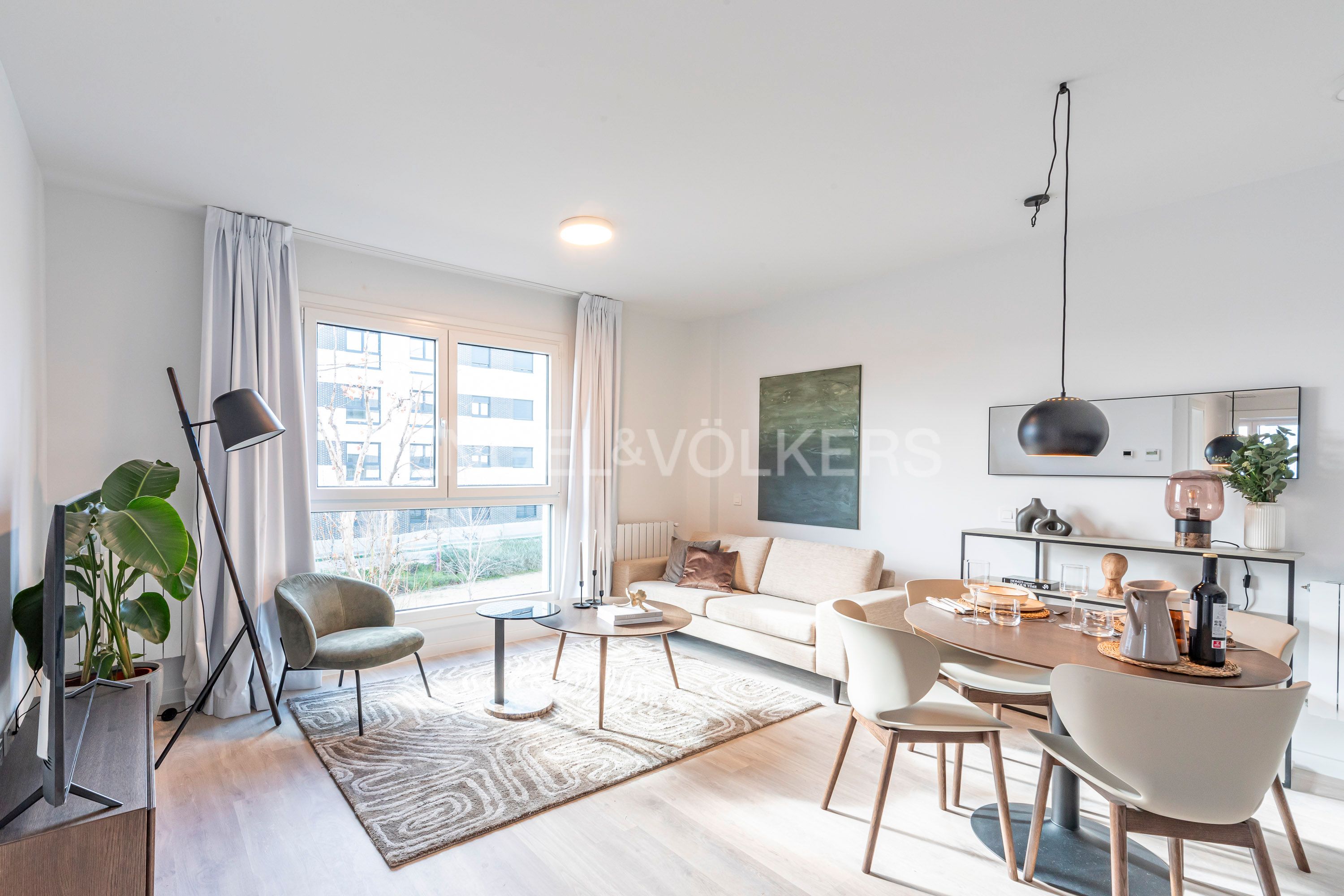 Exterior view of Apartment to rent in  Madrid Capital  with Air Conditioner, Heating and Swimming Pool