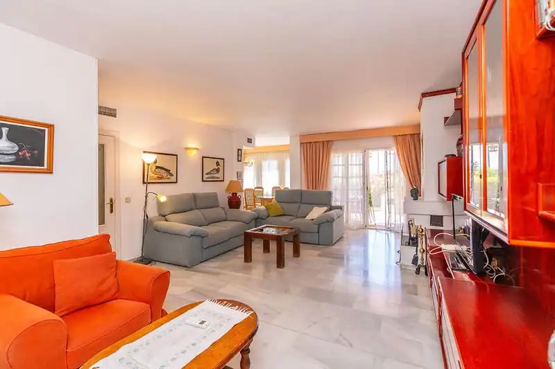 Living room of Detached homes for rent in Estepona  with Air Conditioner, Heating and Terrace