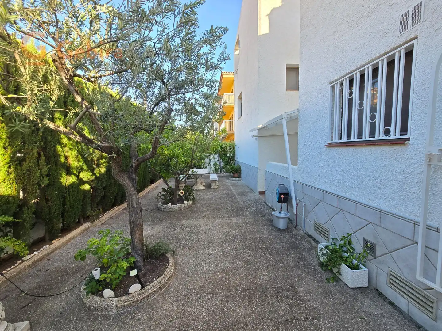 Vista exterior de Casa adosada en venta en Cunit con Aire acondicionado, Calefacción y Jardín privado