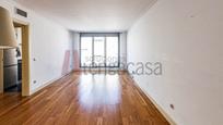 Sala d'estar de Àtic de lloguer en  Madrid Capital amb Aire condicionat i Terrassa