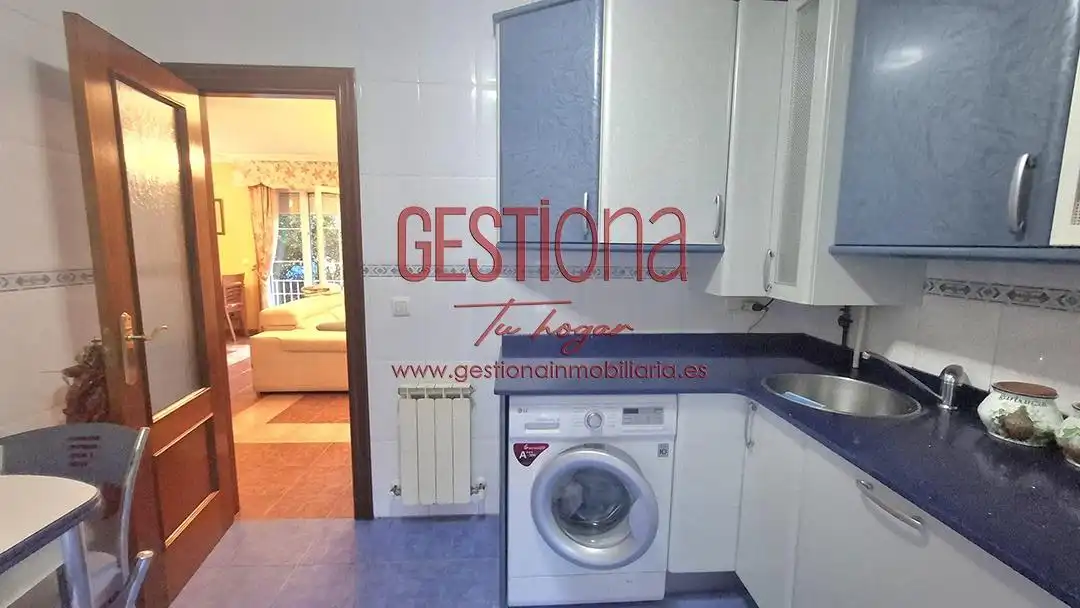 Küche von Erdgeschoss zum Verkauf in Castro-Urdiales mit Heizung, Privatgarten und Terrasse