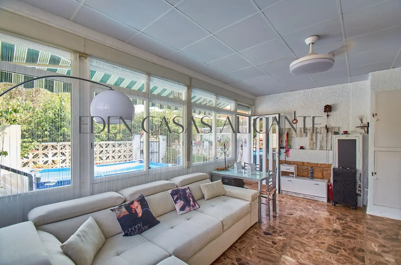 Sala de estar de Casa o chalet en venta en El Campello con Calefacción, Jardín privado y Terraza
