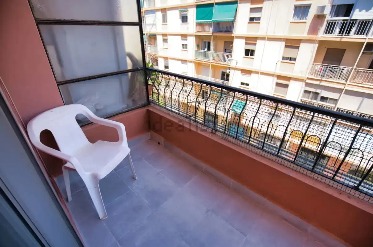 Terrasse von Wohnung zur Miete in Valencia mit Abstellraum, Möbliert und Ofen
