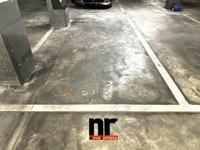 Garaje en Alquiler en Joan Miró en Centre