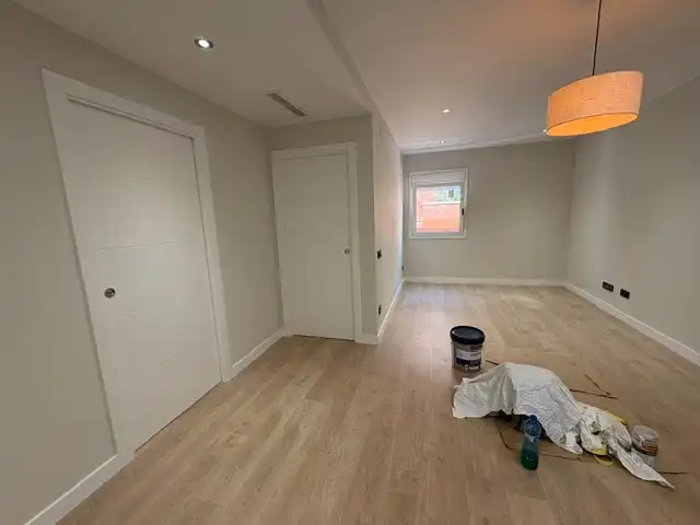 Wohnung zum Verkauf in Barcelona mit Klimaanlage, Heizung und Parkett