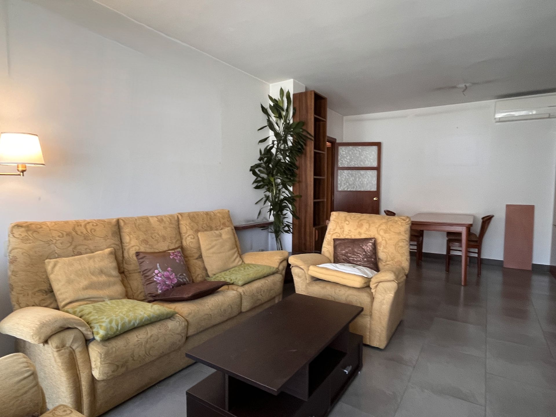 Sala d'estar de Pis en venda en Girona Capital amb Aire condicionat, Calefacció i Forn