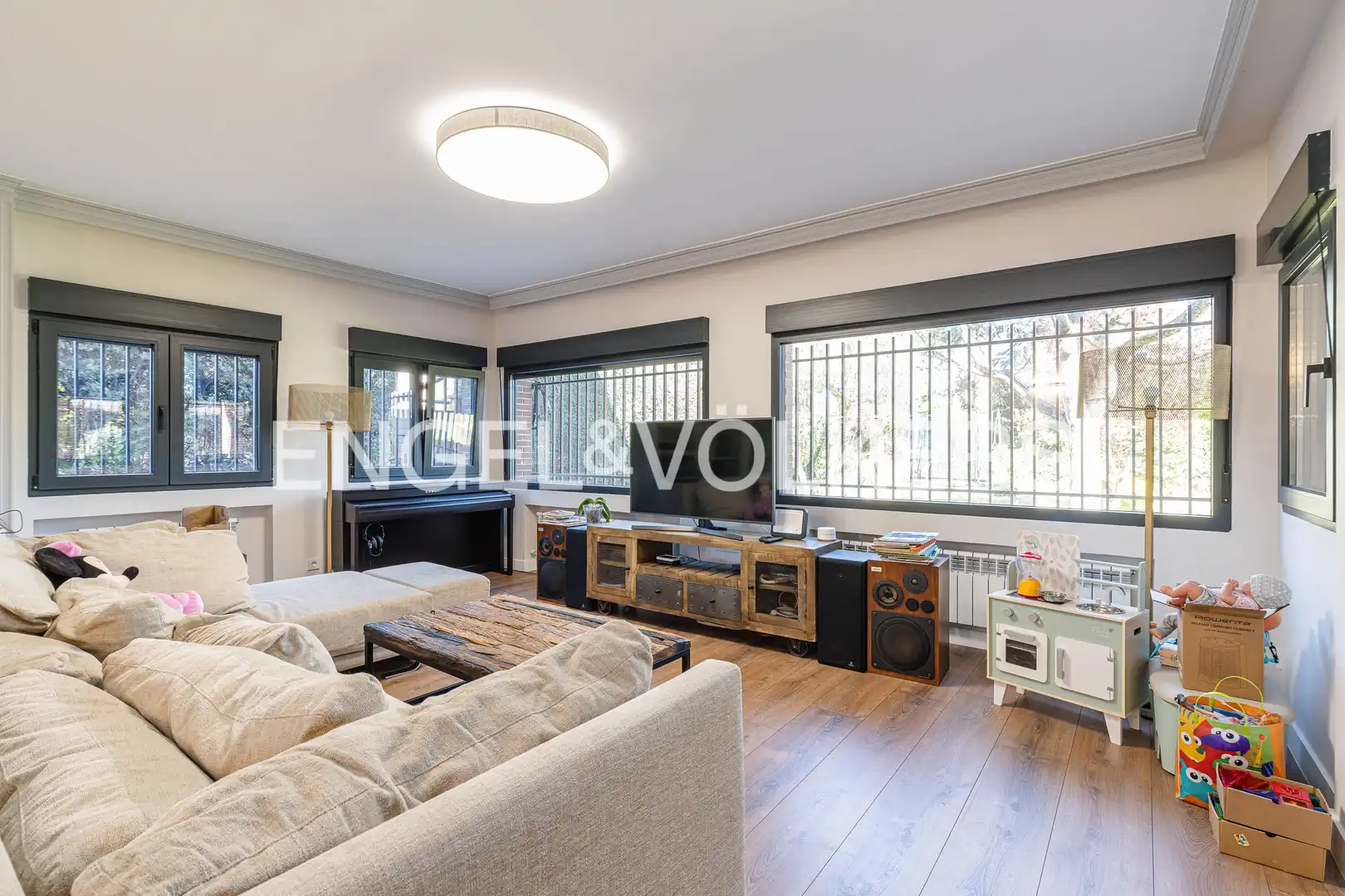 Living room of Houses for rent in Pozuelo de Alarcón  with Heating, Private garden and Terrace