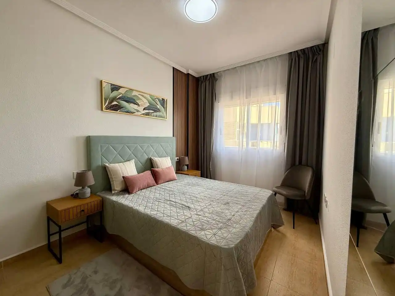 Habitación de Apartamento en venta en Guardamar del Segura con Aire acondicionado, Jardín privado y Terraza