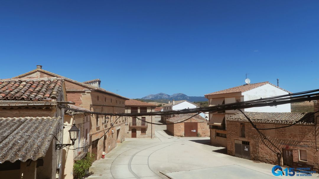 Vista exterior de Pis en venda en El Busto amb Calefacció i Terrassa