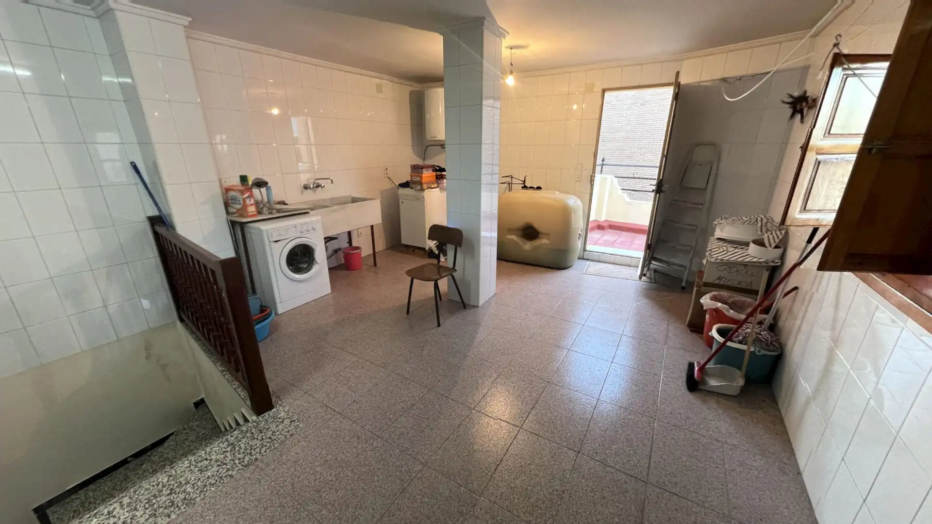Casa adosada en venta en Utiel con Calefacción, Amueblado y Balcón