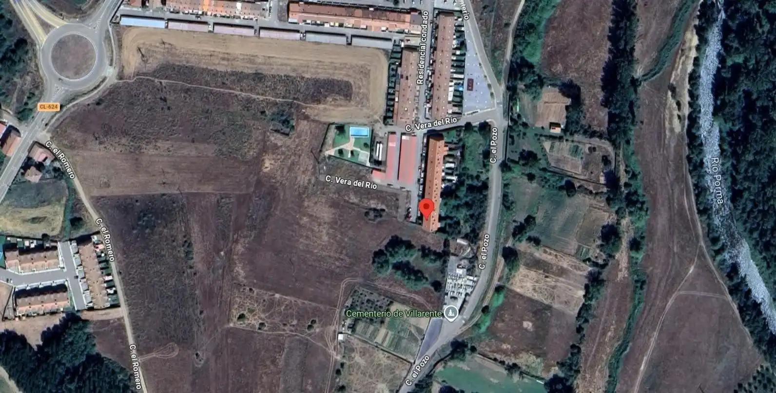 Vista exterior de Casa adosada en venta en Villasabariego con Piscina comunitaria
