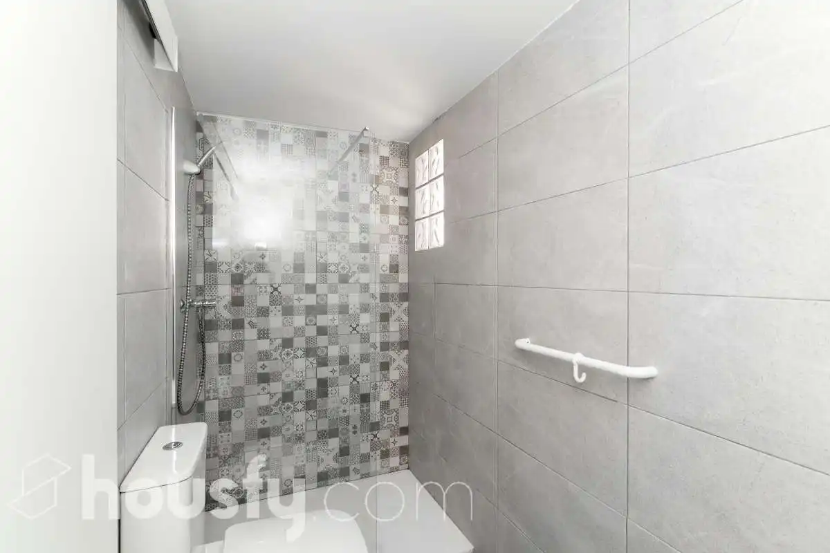 Baño de Piso de alquiler en Sagunto / Sagunt con Aire acondicionado, Amueblado y Balcón