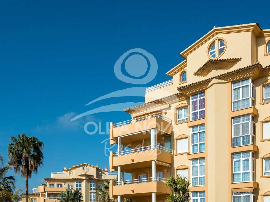 Vista exterior de Apartament en venda en Oliva amb Aire condicionat, Terrassa i Piscina comunitària