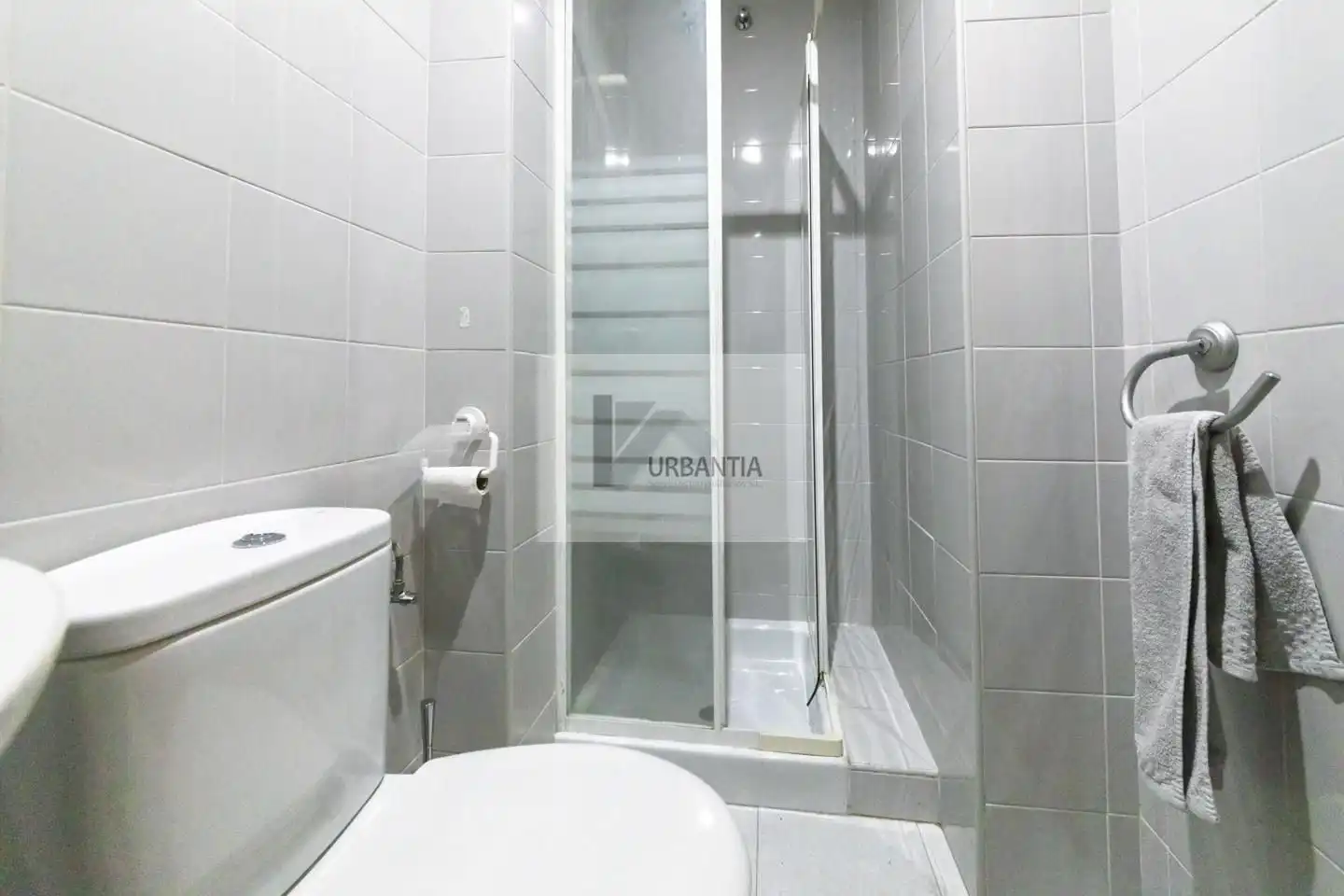 Bathroom of Flat for sale in  Pamplona / Iruña  with Heating, Parquet flooring and Terrace